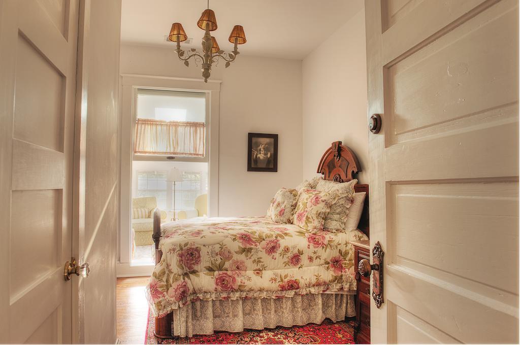 The Jackie O' House Bed And Breakfast Columbus Phòng bức ảnh